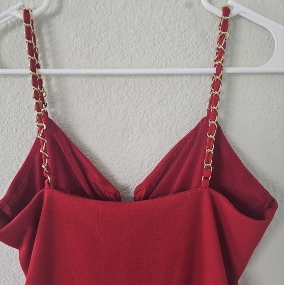 Bebe Bodysui Women Sz M Red Gold Sleeveless Cut Out Chest Lightweight - Picture 4 of 12